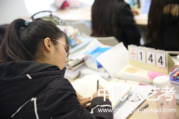 ����������