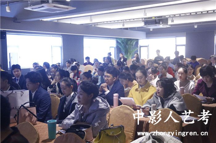 ���}���v