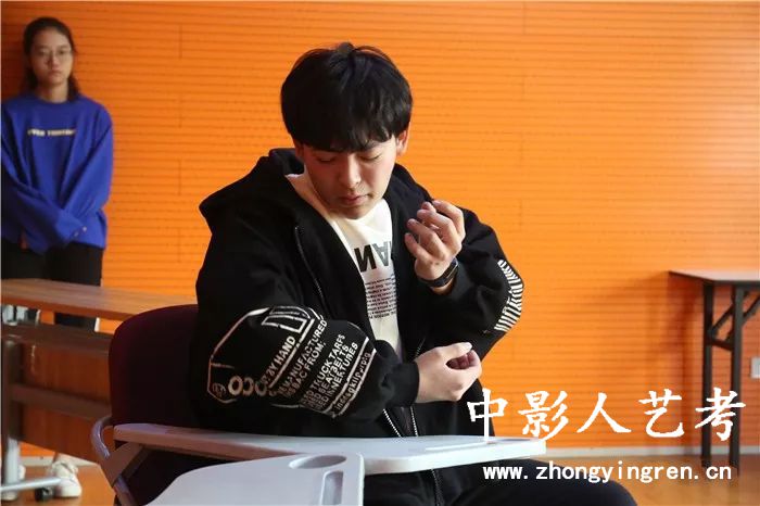 即興小品表演 10.webp.jpg