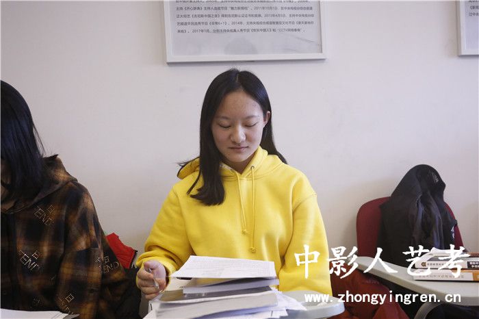 ���^�u��