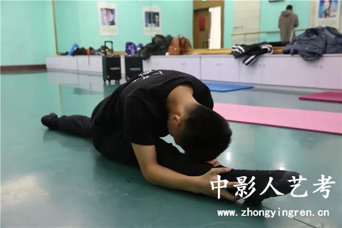 形體訓練 微信圖片_20181105154940.jpg