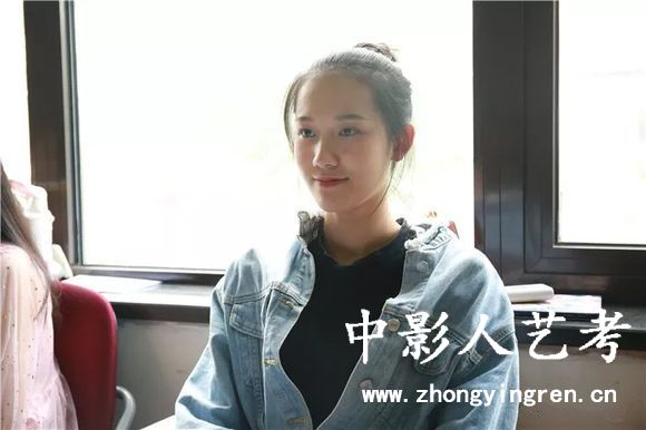 朗誦表演 f97ae9fcc3cec3fdae2b9fb8da88d43f86942749.jpg