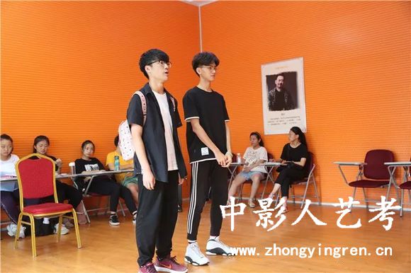 即興表演 7542e75c103853437fcbc0e29f13b07ecb808851.jpg