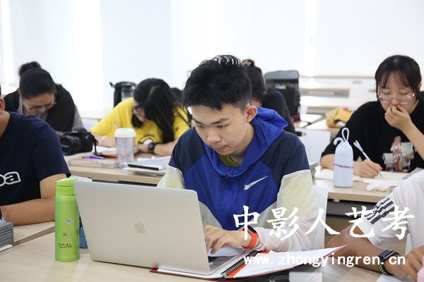 ����ˇ��