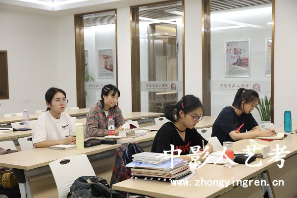 �����ˇ����Ӗ�WУ