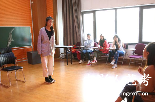 �����_(t��i)�~