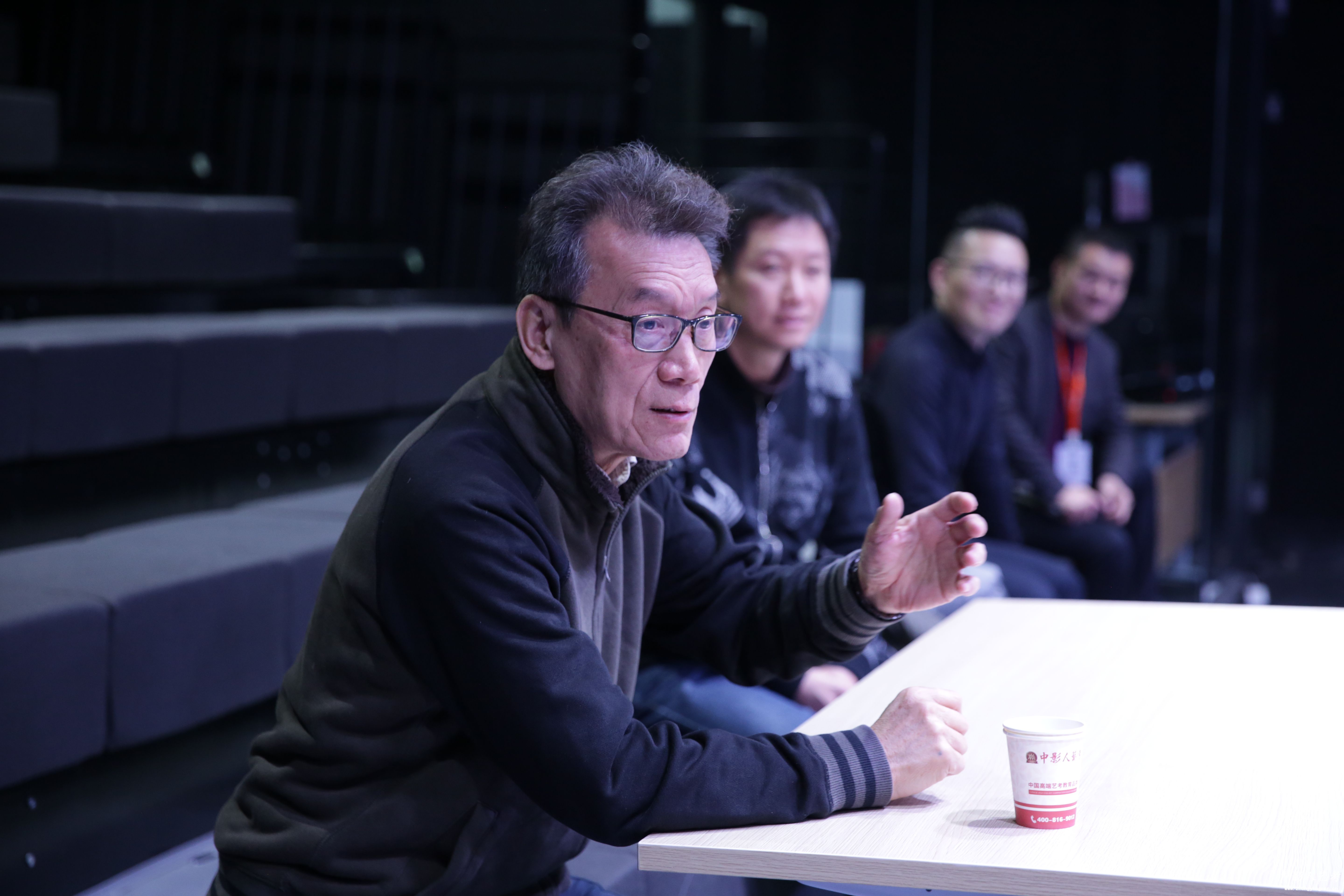 ����ˇ��