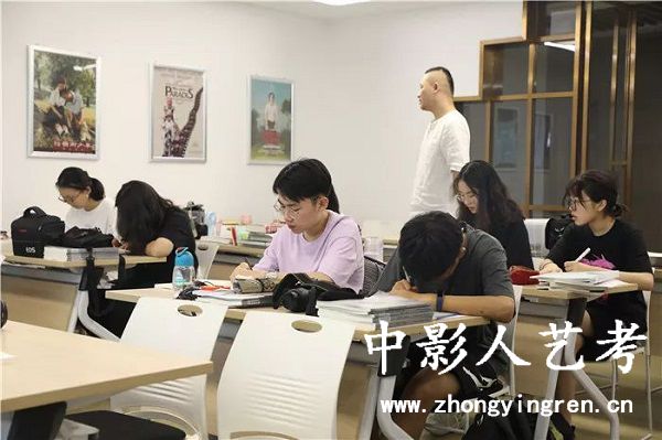 ����ˇ�����}