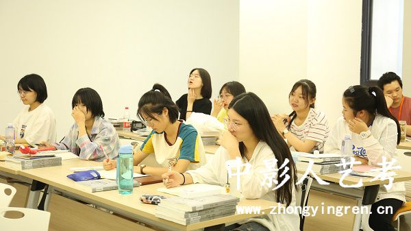 ����ˇ������V��