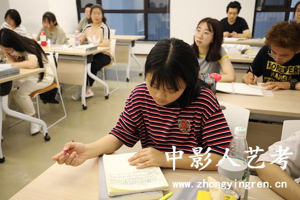 ����������